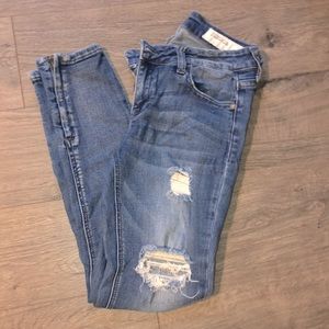 PISTOLA Disstressed skinny jeans